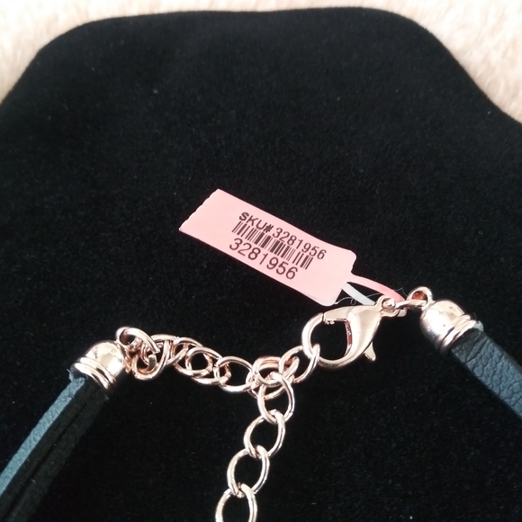 Pink Beads & Faux Leather Necklace & Earring Set - Picture 13 of 15